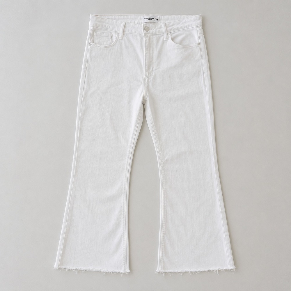 JUST BLACK DENIM Bright White Flared Boot Cut Frayed Hem Jeans Sz 29 X 25 USA